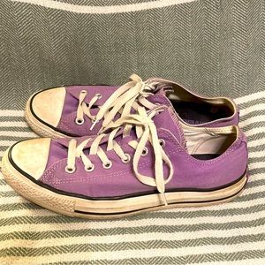 Converse Low Top‎ Purple Chuck Taylor All-Stars Size 8